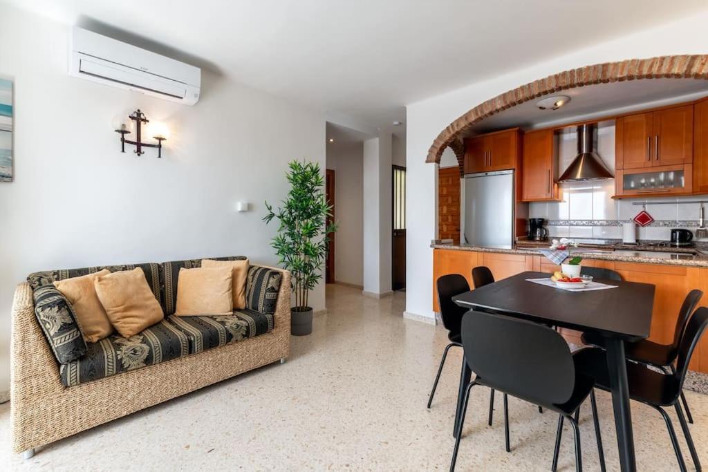 Oasis 16 Apartment Nerja Ngoại thất bức ảnh